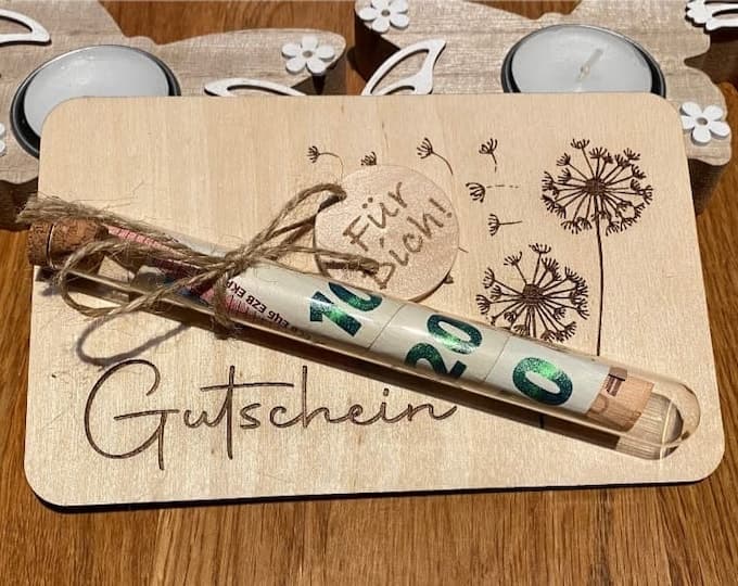 Geldgeschenk Gutschein mit Gravur als Geschenkverpackung